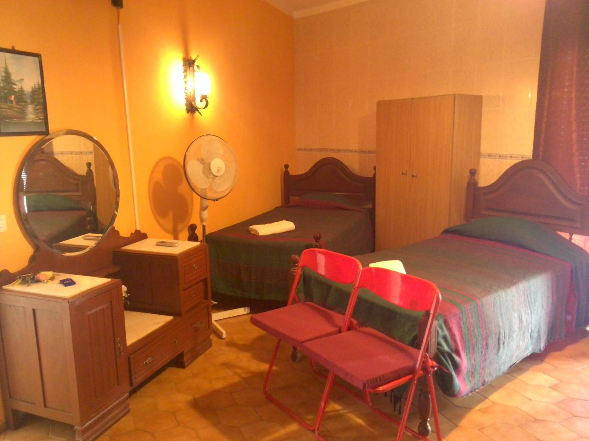 Guest House Pacifica Quarteira Esterno foto