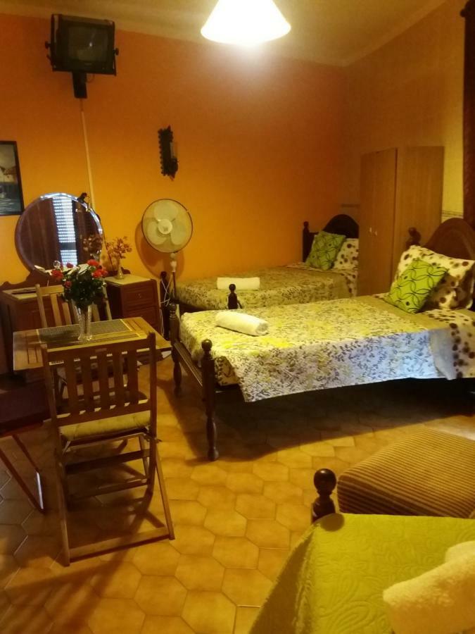 Guest House Pacifica Quarteira Esterno foto